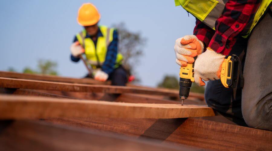 Professional gutter cleaning in Bourneville, OH